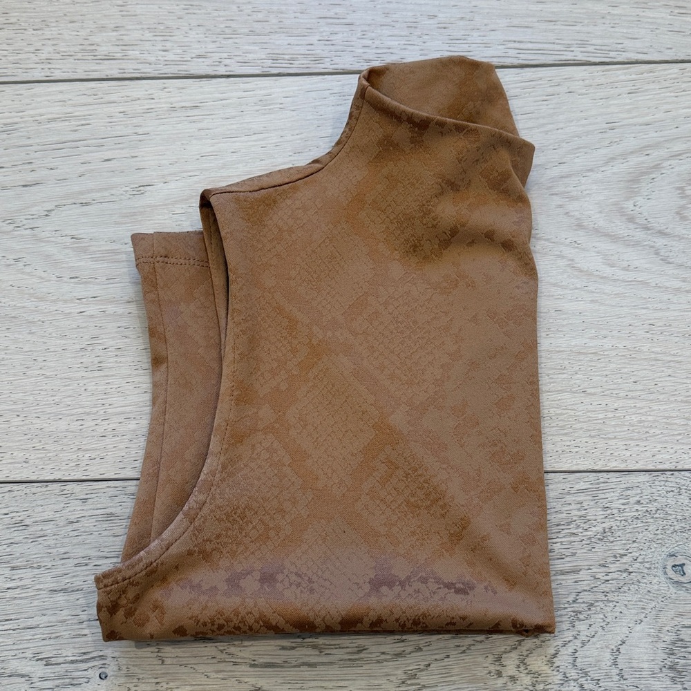 Express Body Contour Snakeskin Jacquard Mock Neck Top in Pecan Size Small - Picture 10 of 11